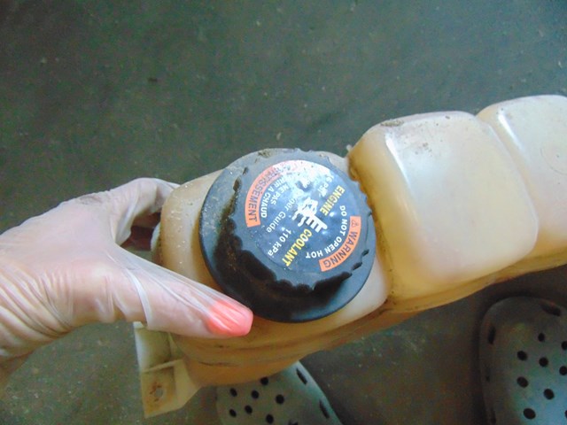 2000 Ford Excursion Radiator Overflow Bottle Coolant Reservoir